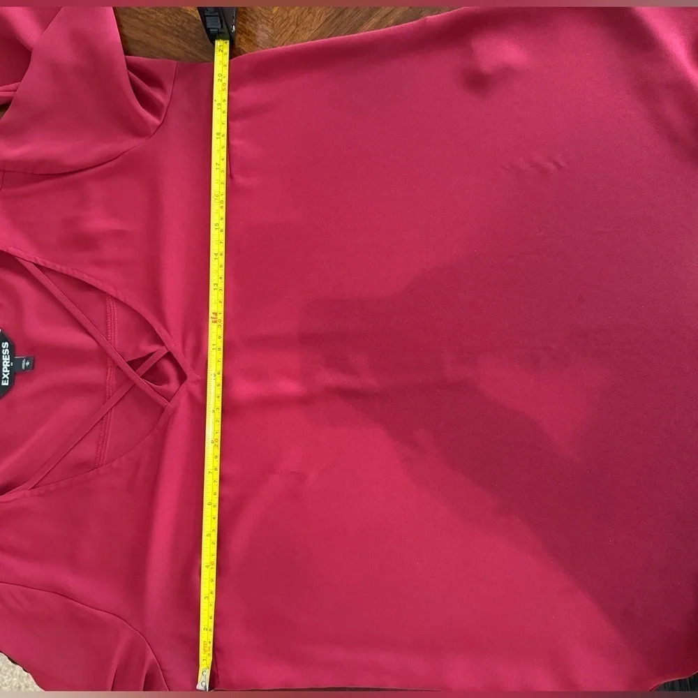Express Lightweight Long Sleeve Top Loose Fit Strap V Neckline Red Size… - Picture 6 of 8